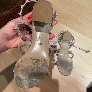 Valentino Nude Rockstud T-Strap Sandal size 38.5, 8.5